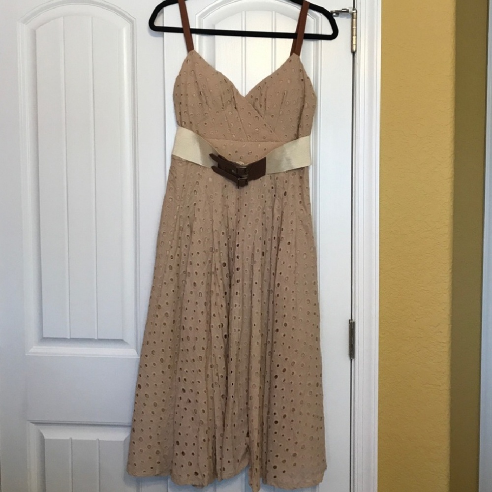Venus Eyelet Dres
